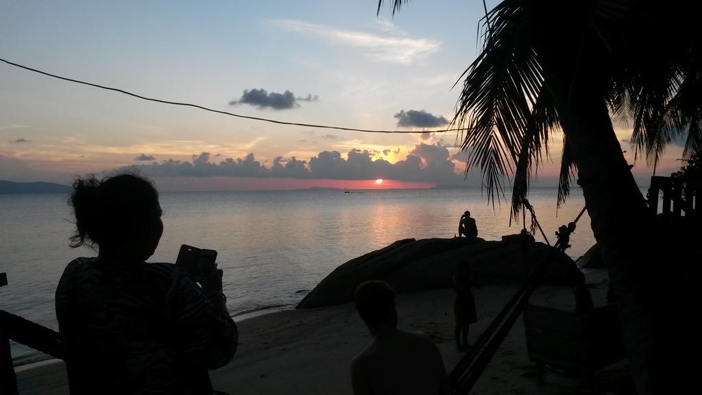 Hotel Rung Phangan Baan Tai Buitenkant foto